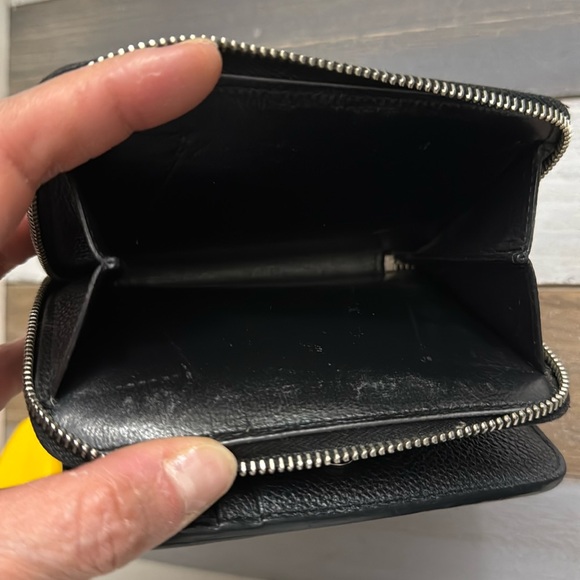 YSL Leather Compact Wallet. Black - Picture 5 of 11